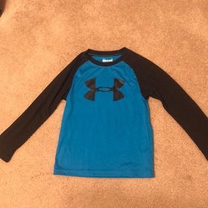 Boys size 4 Under Armour long sleeve shirt